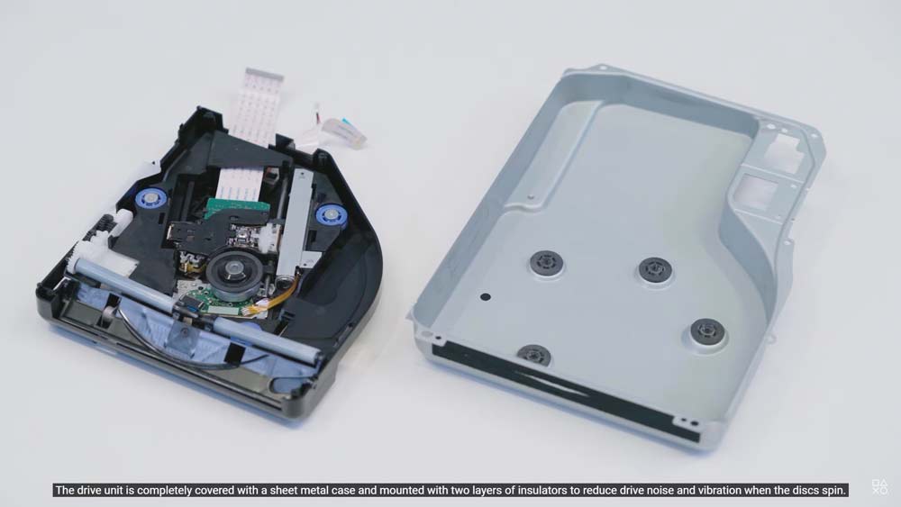 SONY-PLAYSTATION-5-TEARDOWN-BLUE-RAY